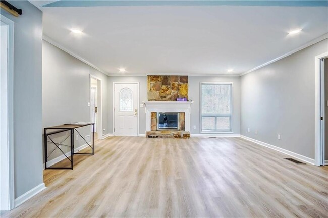 Building Photo - 3888 Viking Ct NW
