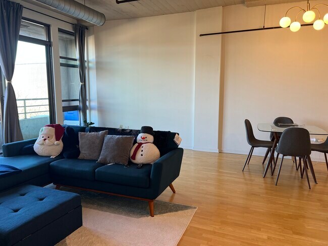 Foto del edificio - 1550 S Blue Island Ave