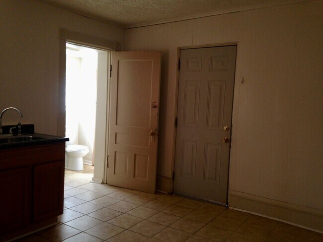 Foto del edificio - *** Apartments in South Oakland * Pet Friendly * Spacious & Renovated * Walk to Pitt * Available ...