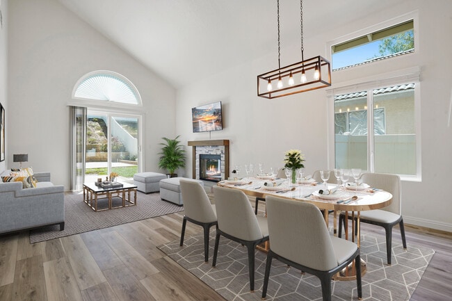 Dinning/Living - 26622 Whippoorwill Pl