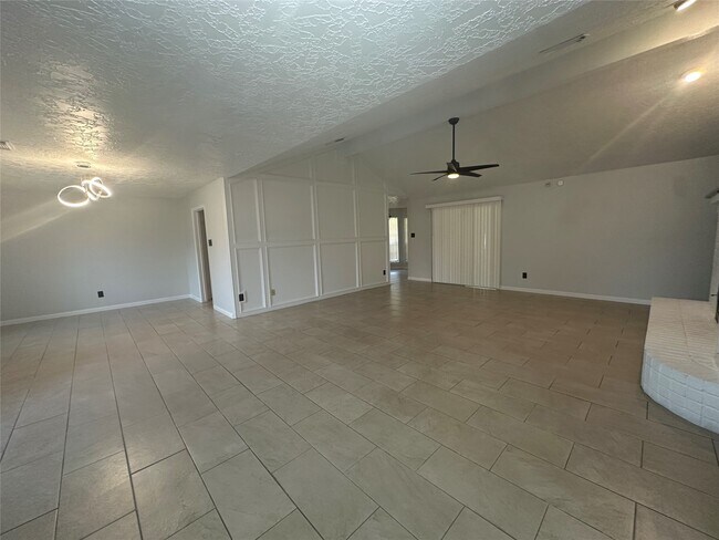 Foto del edificio - 2934 Poplar Creek Ln