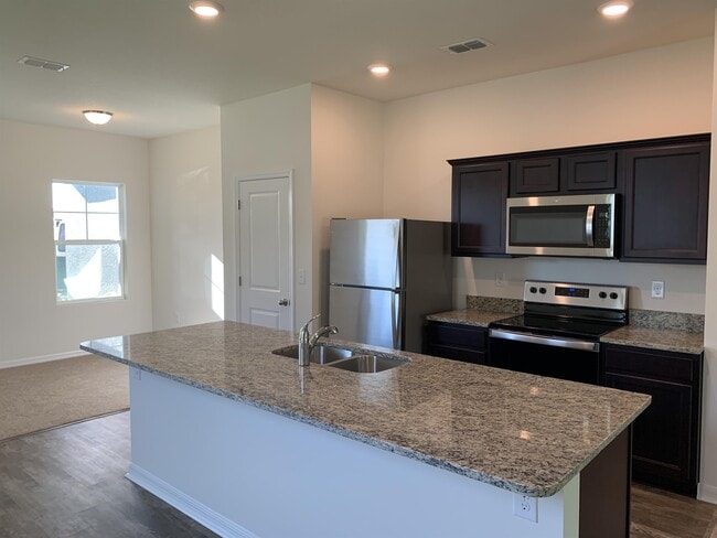 Building Photo - 3074 Neverland Dr