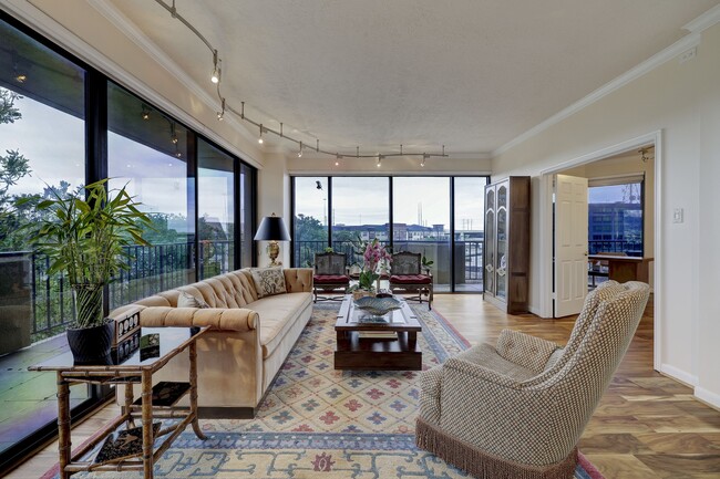 Foto del edificio - 3350 McCue Rd