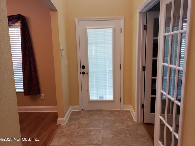 Foto del edificio - 12465 Blackwater Ct