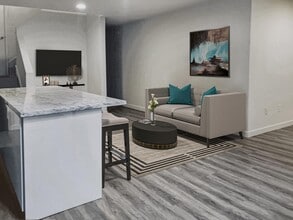 Building Photo - 1944 State St