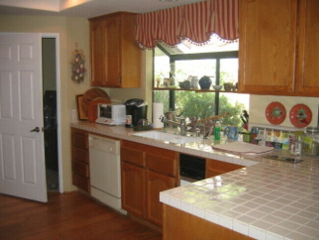 Foto del edificio - Stunning West Hills Executive Home