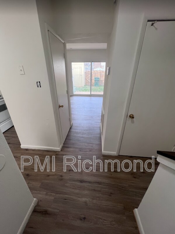 Foto del edificio - 3953 Old Brook Rd
