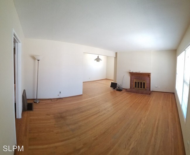 Foto del edificio - 3 br, 2 bath House - 985 Dillo St