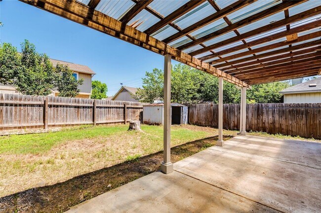 Building Photo - 913 Jasmine Trail