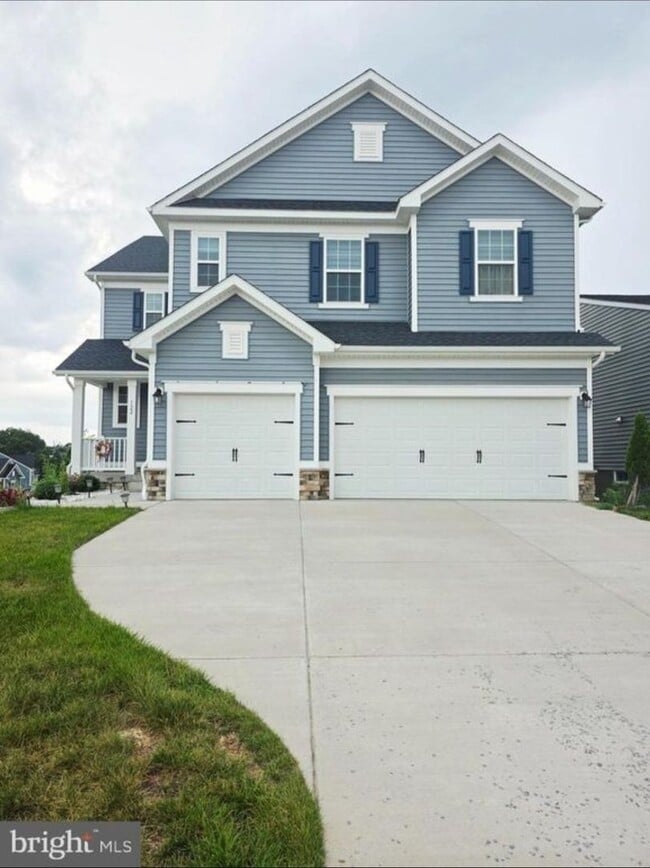 Building Photo - 122 Poe Dr