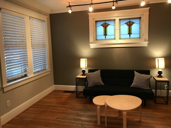 Foto del edificio - Beautiful Renovated Home near Sublette Park