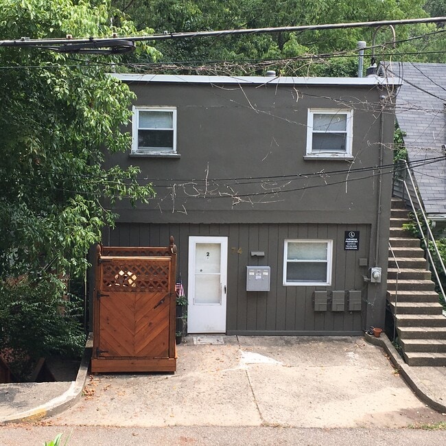 Building Photo - 74 Mound St