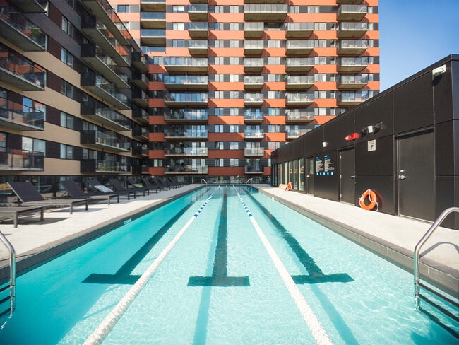 Exterior Pool - L'Hexagone Appartements