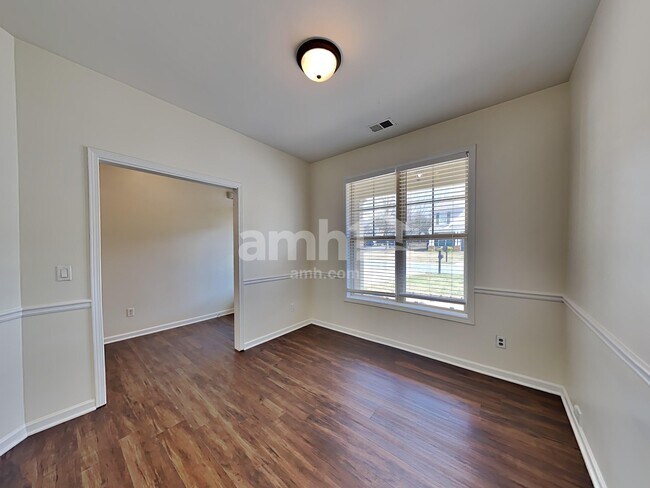 Foto del edificio - 429 Belmont Way