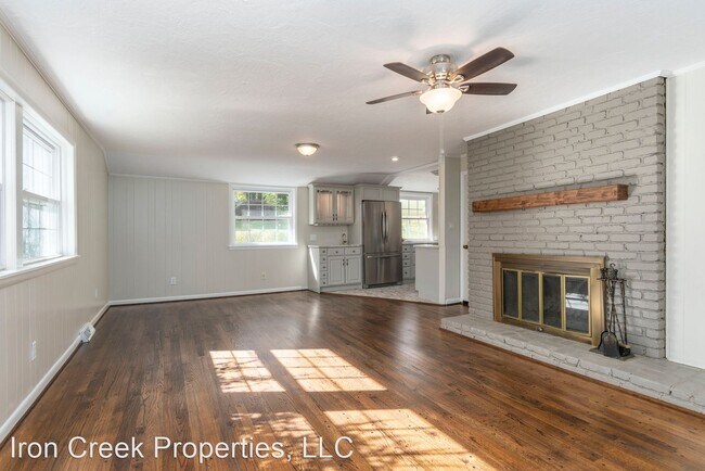 Foto del edificio - 3 br, 2 bath House - 70 W. Avon Parkway