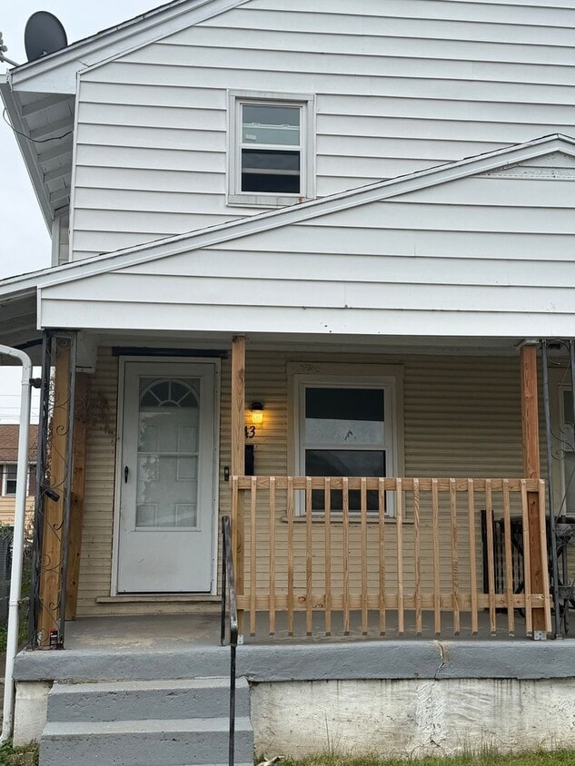 Building Photo - 1541-1543 Dietzen Avenue