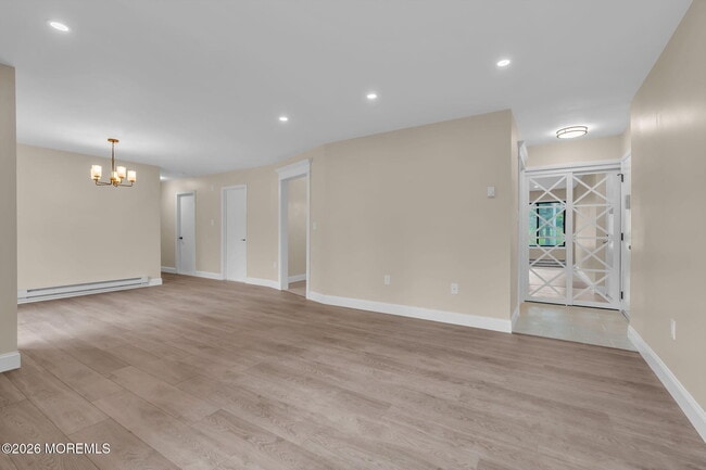 Building Photo - 168 Amberly Dr