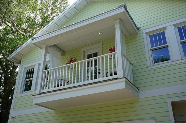 Building Photo - 1677 6th St