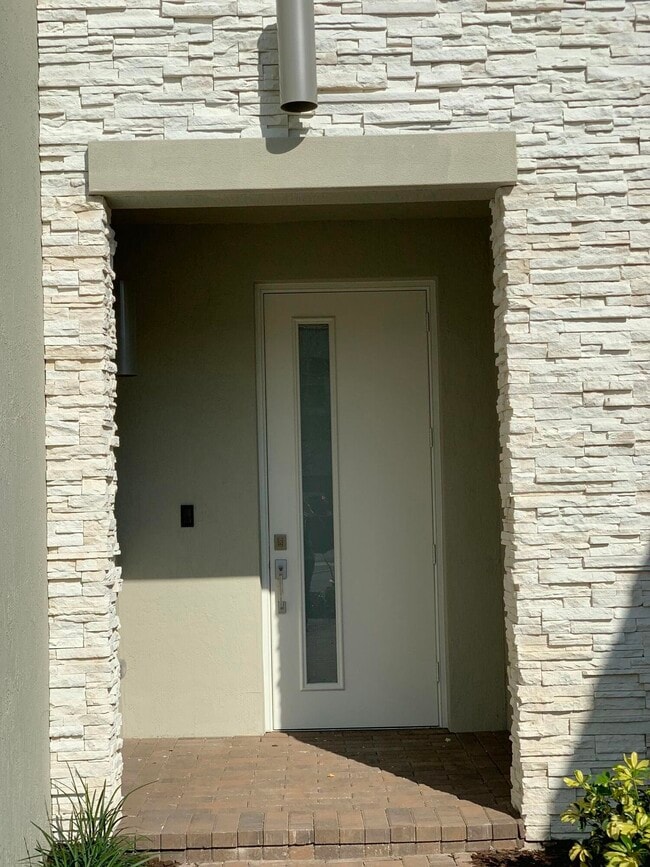Building Photo - 8959 Kingsmoor Way