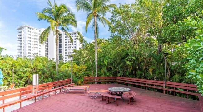 Foto del edificio - 170 Ocean Ln Dr
