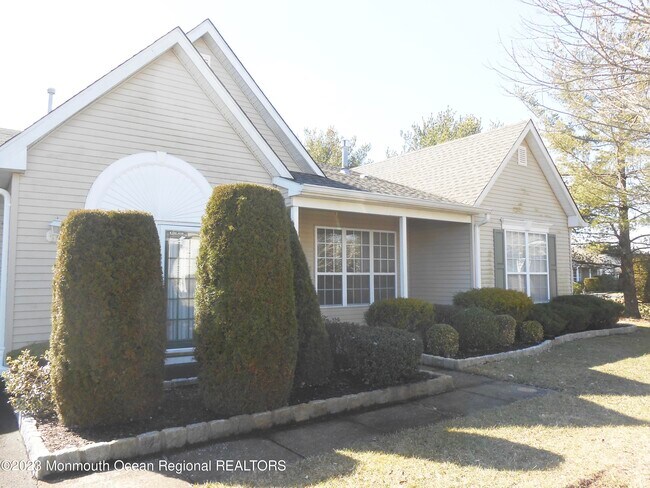 Building Photo - 48 Deer Chase Ln