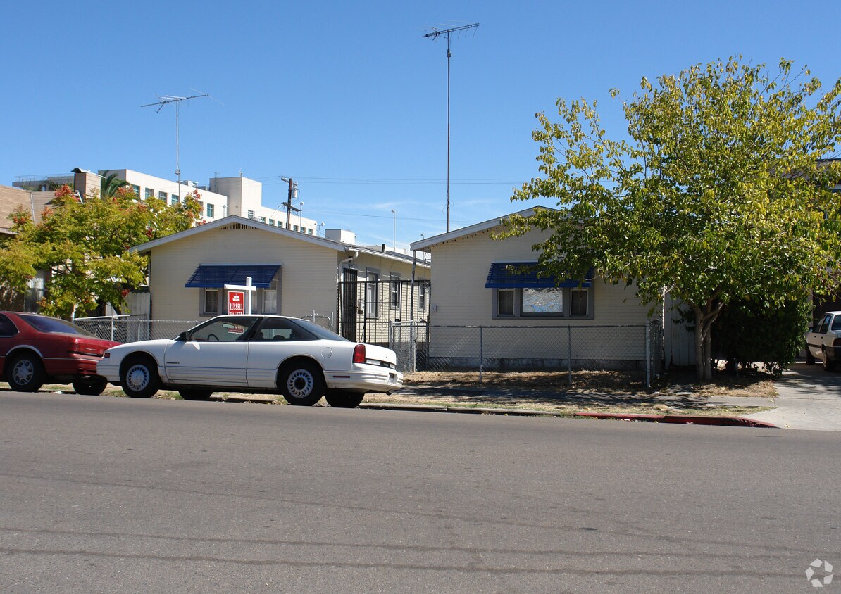 Building Photo - 3833-3839 Van Dyke Ave