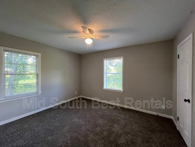 Building Photo - 407 Jenson Cove
