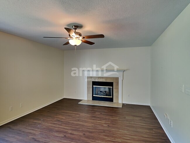 Foto del edificio - 1566 Pheasant Run Dr