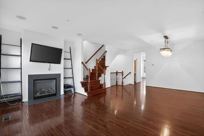 Building Photo - 610 Sprintsail Way