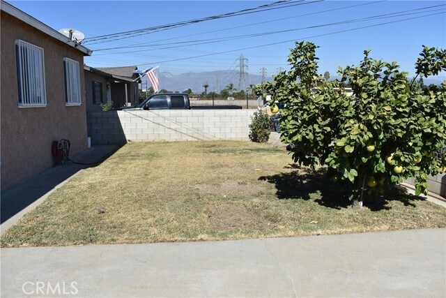 Building Photo - 2443 Charlotte Ave