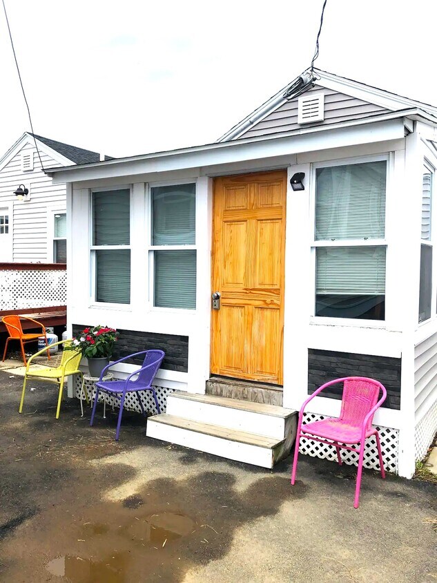 16 Riverview Ter, Hampton, NH 03842 Condo for Rent in Hampton, NH