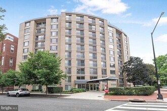 Building Photo - 1239 Vermont Ave NW