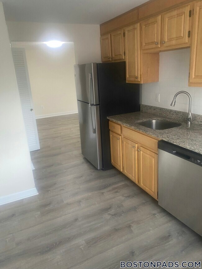 Foto del edificio - 10 Totman Dr