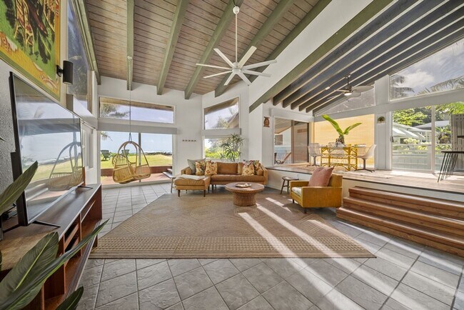 Foto del edificio - Dolphin House: North Shore Escape w/ Direct Beach Access, Close to Turtle Bay
