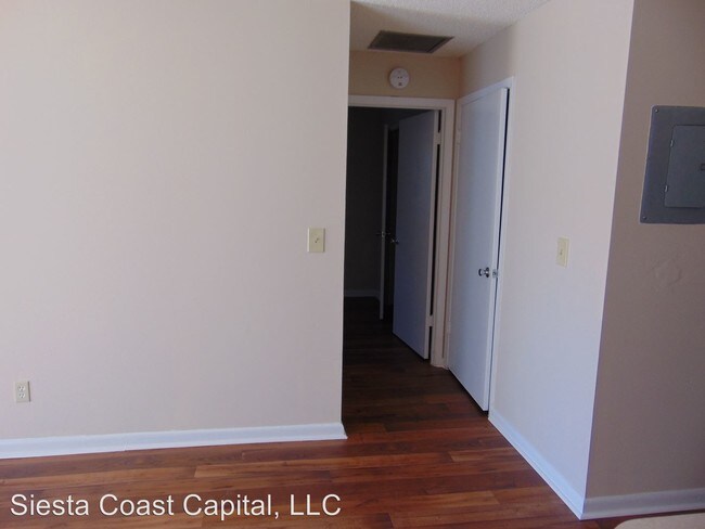 Building Photo - 1 br, 1 bath House - 5011 SE 29th St