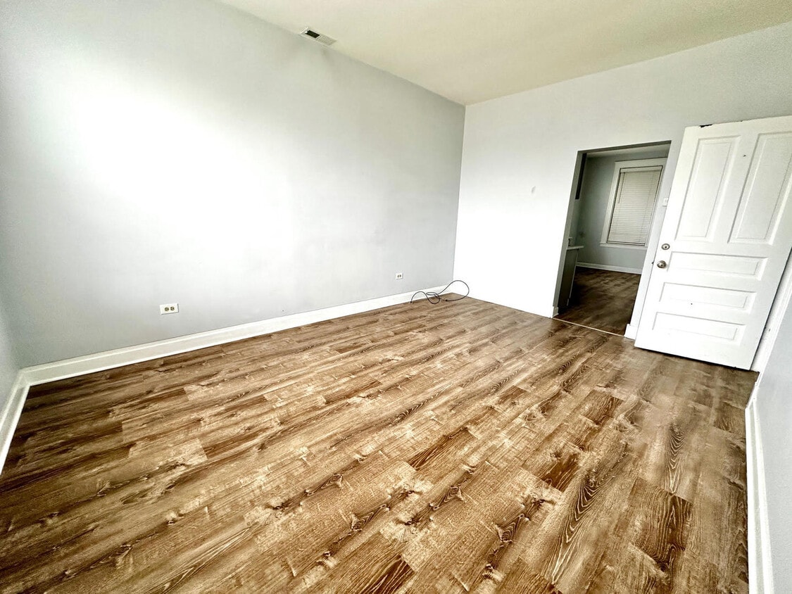 Building Photo - 931 W 32nd St