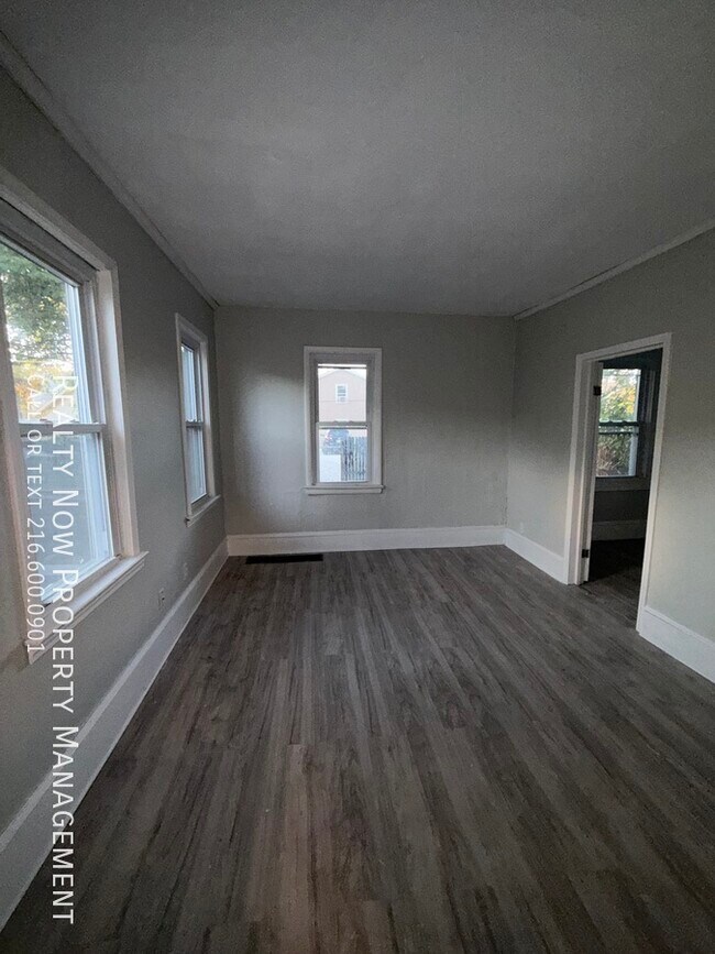 Foto del edificio - 3507 Carlyle Ave