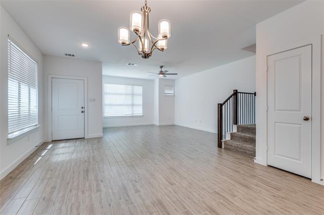Building Photo - 327 Oakbend Dr