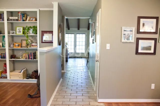 Building Photo - 662 Ridgewood Dr