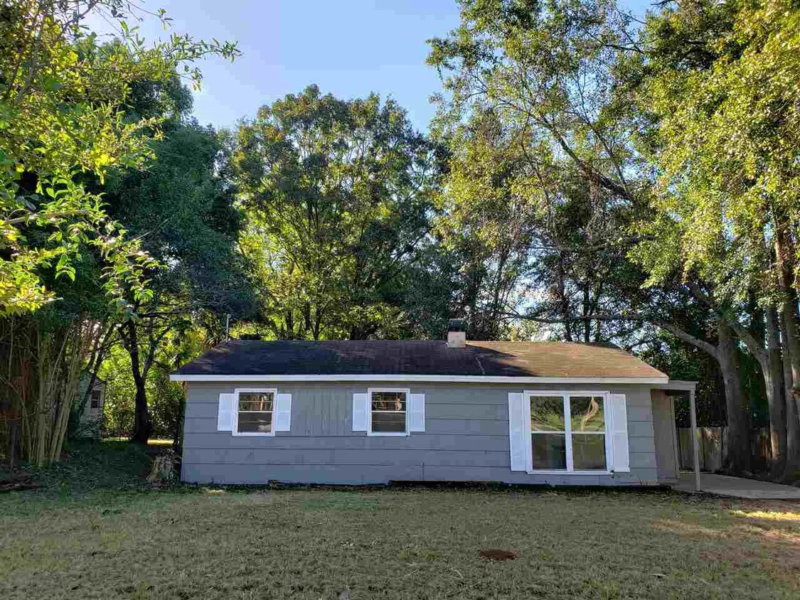 Foto principal - 1911 Jackson Bluff Rd