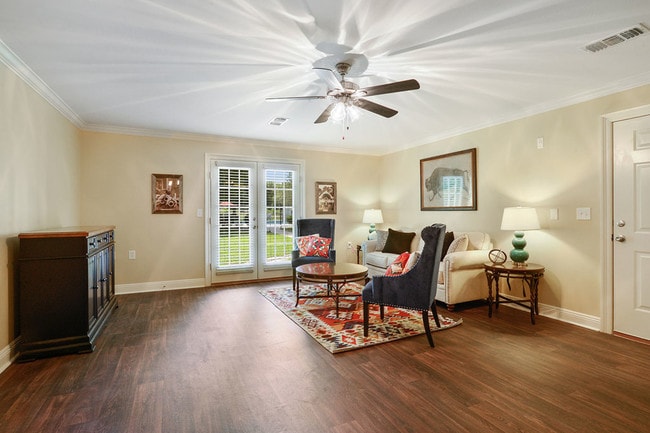 Building Photo - Experience the best of apartment living at City Heights Denham Springs.
