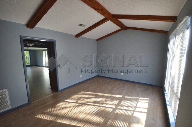 Building Photo - 4716 Carver Ave SW