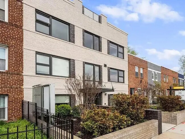 Foto del edificio - 1710 Gales St NE