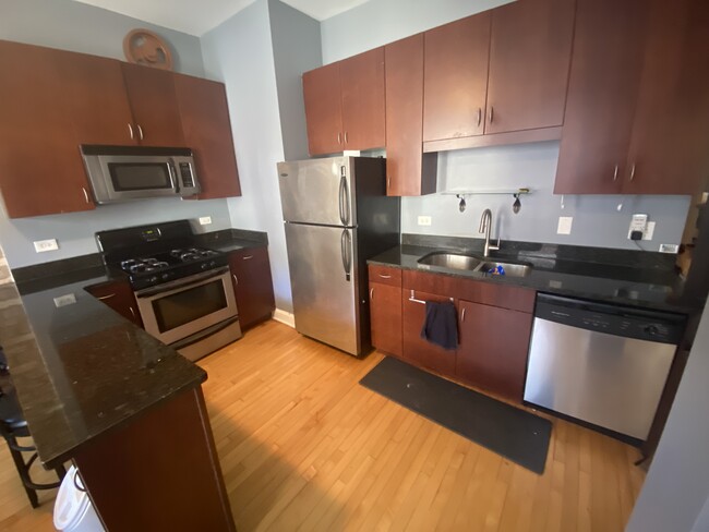 2782 W Francis Pl Unit 2F, Chicago, IL 60647 - Condo for Rent in ...