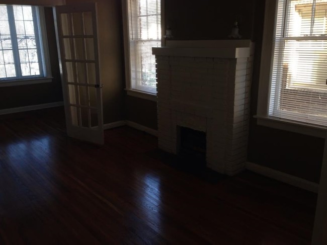 Living Room - State Street Apartments