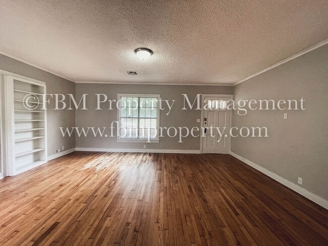Building Photo - 2008 W. 3rd Ave. - Cozy 2 Bedroom, 1 Bathr...