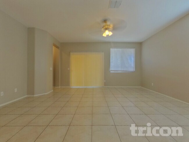 Foto del edificio - 2705 S 116th Ave