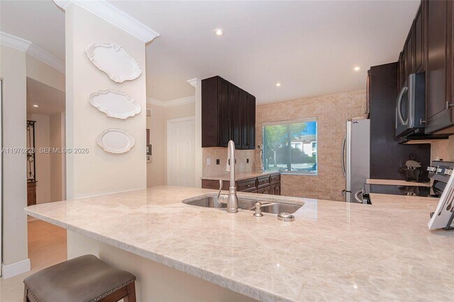 Foto del edificio - 597 NW 208th Dr