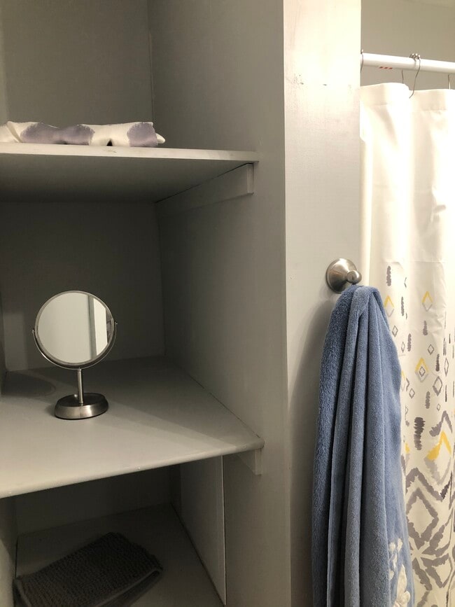 Foto del edificio - 1015 Noblin Ave