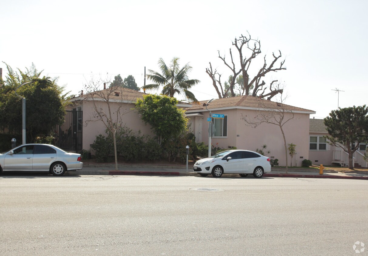Foto del edificio - 1132-1136 Pico Blvd